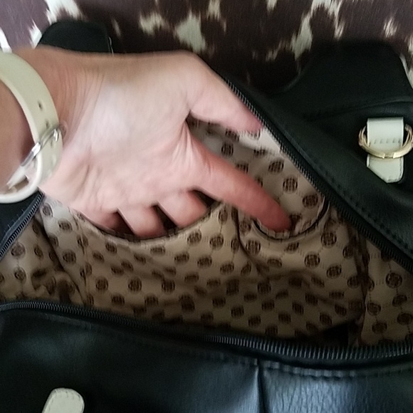 NWT Gorgeous Bl&Wht Chacal Taylor Studded Tote - Picture 6 of 10